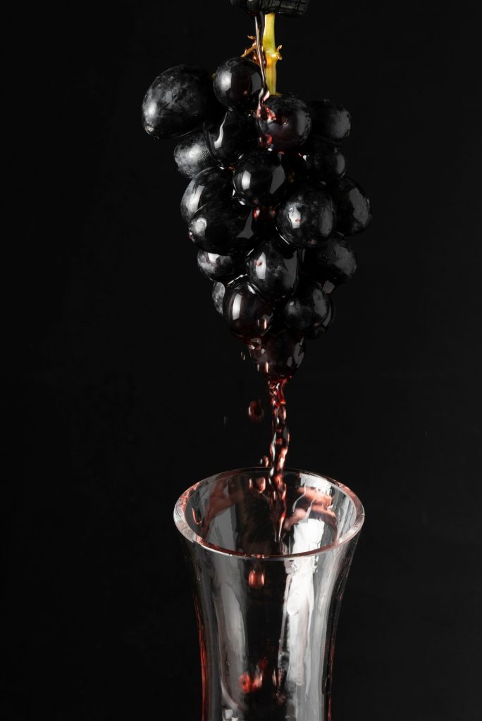 Grappe de raisin devenant du vin - Pikisuperstar - Freepik